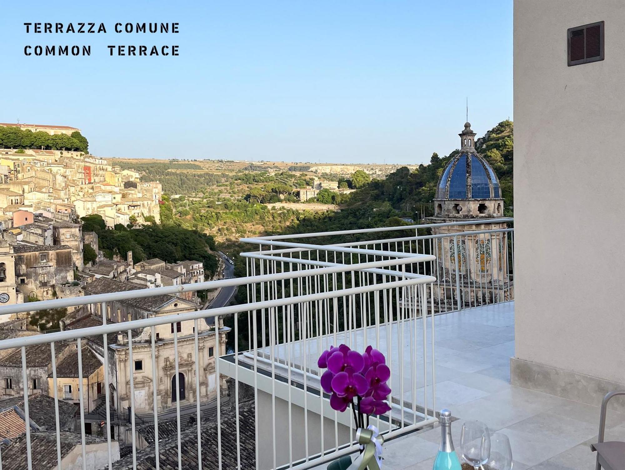 La Casa Di Irene - Suites Con Vista Ragusa Exterior foto